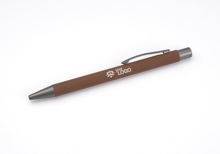Długopis reklamowy gumowany z grawerem logo brązowy