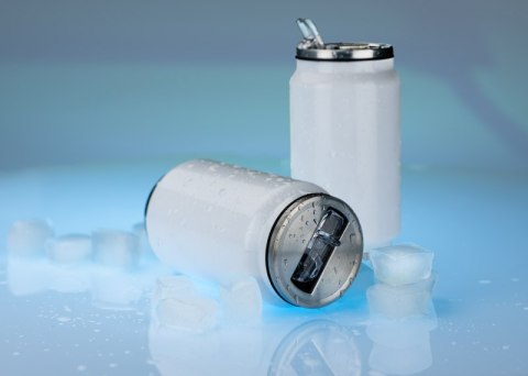 Kubki termiczne w kształcie puszki z nadrukiem